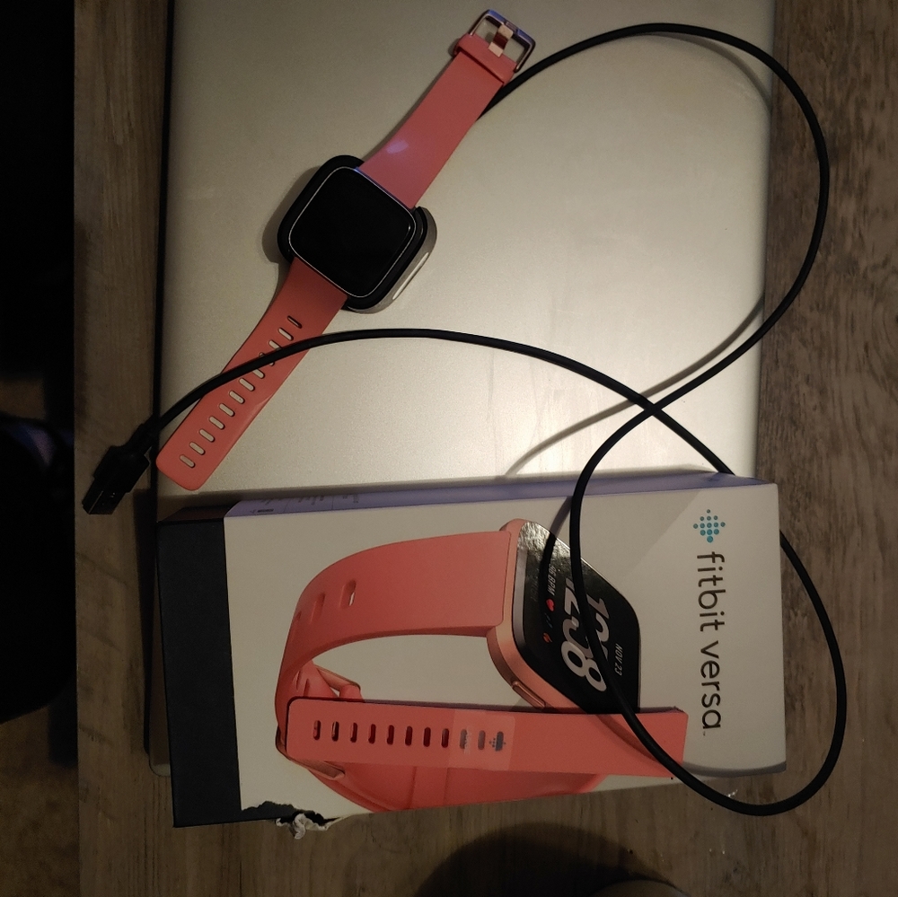 *Used* FitBit Versa